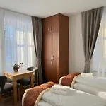 Synek 4*