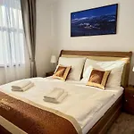 Synek شقة فندقية 4*