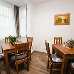 Synek شقة فندقية 4*